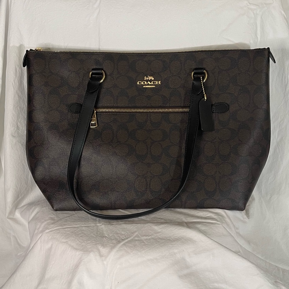 Brand new with tag Coach brand purse